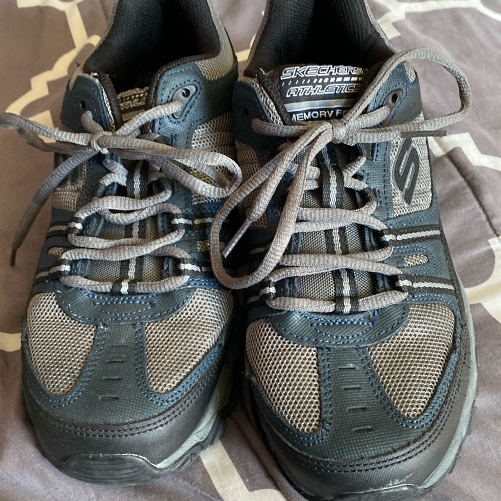 Men’s Size 9 Skechers